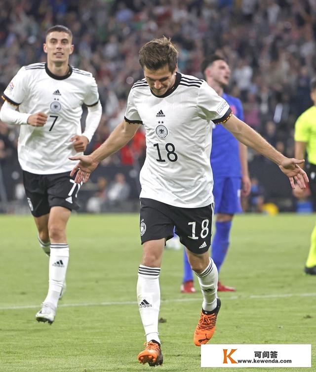 （体育）足球——欧国联：德国队平英格兰队