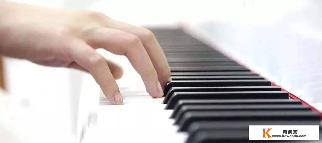成人学钢琴：简单易上手的五首钢琴曲，合适摆布手不协调的人