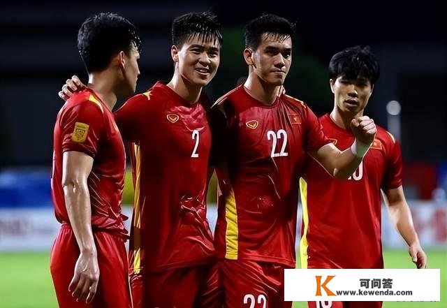 0-3！0-9！越南踢疯了，2连胜轰9球，甩远国足，剑指2026年世界杯