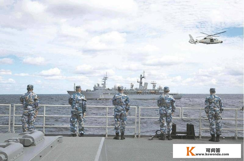 非常稀有！中国航母编队首抵关岛附近，强力回应美军搬弄