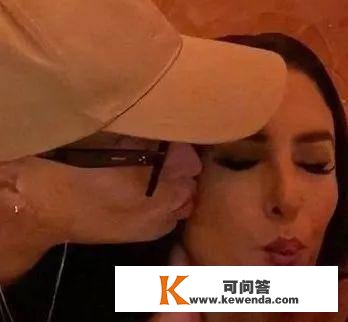 科比逝世2年半后，老婆瓦妮莎高调晒接吻照：我不想再继续等了！