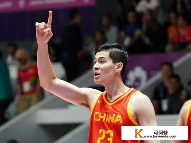 亚运冷艳征服球探，男篮又一新星收成NBA合同，将来将是男篮大腿