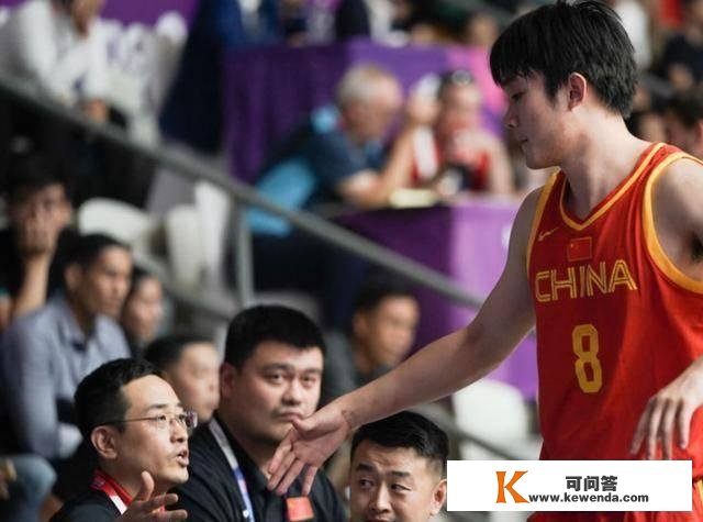 姚明十年之后重返中国男篮替补席他却比打球时候还要累！