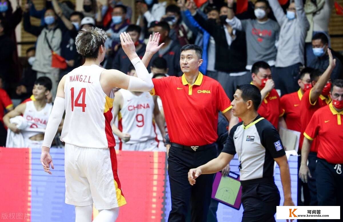杜锋辛苦了！执鞭中国男篮15胜6负，胜率超越7成，将来仍有望回归