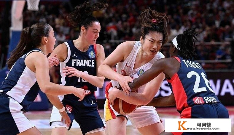 14分大胜法国，中国女篮晋级4强！李梦狂轰23分，韩旭13+9