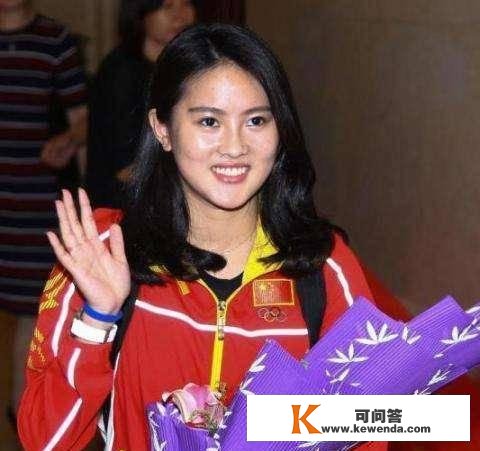 她是跳水女皇，曾获五枚奥运金牌，被奉为跳水女神，因变胖受嘲弄