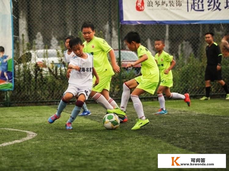 中国足球2022红黑榜：中超一地鸡毛，国足负越南，女足展翅飞翔