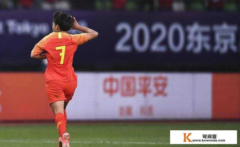 晋级世界杯！中国女足3比1越南队，水锻练和王霜给男足上了一课