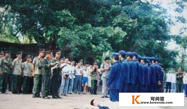 对越还击战后交换俘虏，一越南战俘公开回绝遣返，就想留在中国