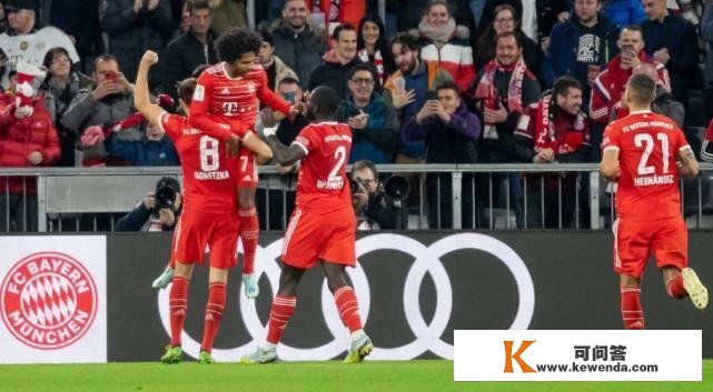 德甲最新积分榜：拜仁五连胜4分优势领跑，多特蒙德客场输球