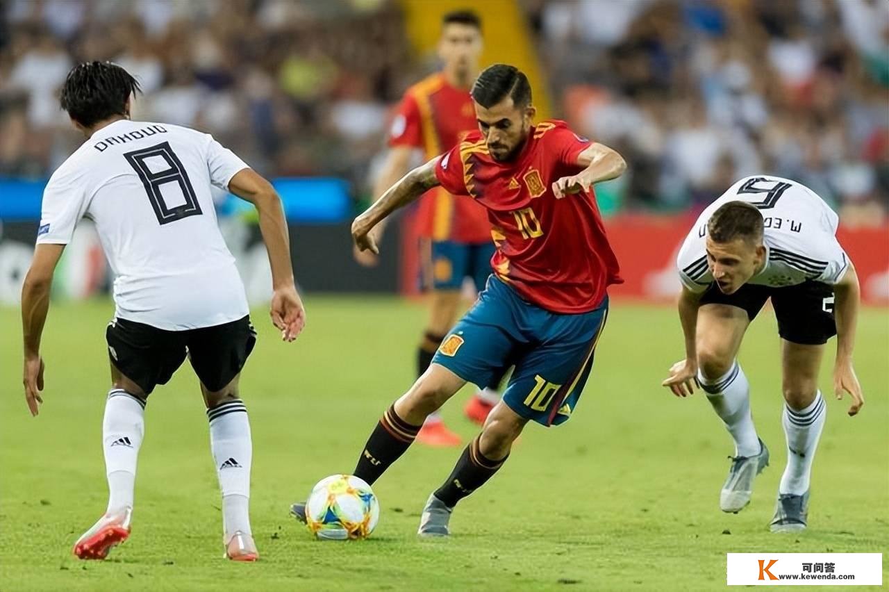 西班牙vs德国，四届世界杯得主危险了，遭遇苦主输球即裁减