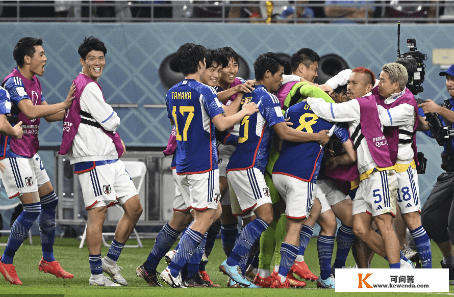 世界杯：日本晋级球迷示威全国放假，欧洲两豪门出局，1球星痛哭