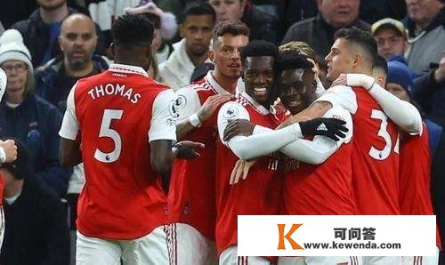 从3-1到2-0！英超3冠王踢疯了，49%控球被射17脚仍赢球，争冠稳了