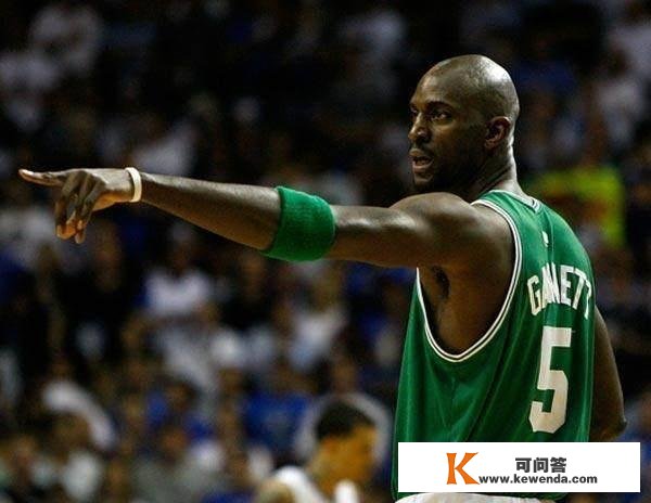 NBA巨星的典范揭幕战：姚明0分却造里程碑？