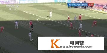 2-1，王霜一剑封喉！中国女足一只脚踏进奥运会：打平即出线