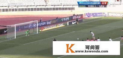 2-1，王霜一剑封喉！中国女足一只脚踏进奥运会：打平即出线