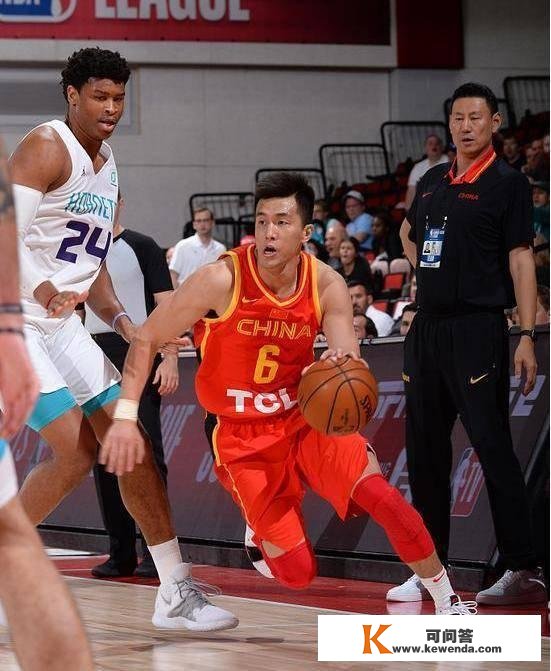 中国男篮击败黄蜂队，美国网友认为一人可打NBA，不是大王阿不都