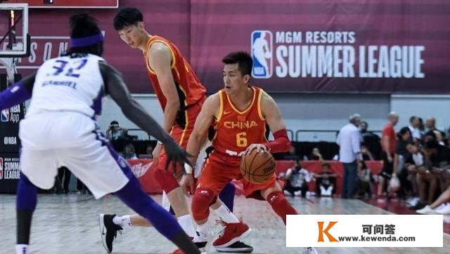 中国男篮击败黄蜂队，美国网友认为一人可打NBA，不是大王阿不都