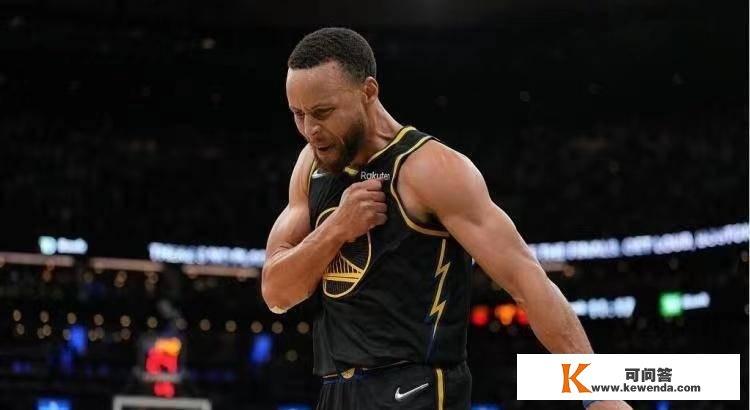 那位球员三分球射中率52.6%，目前NBA联盟排名第一！比库里还准