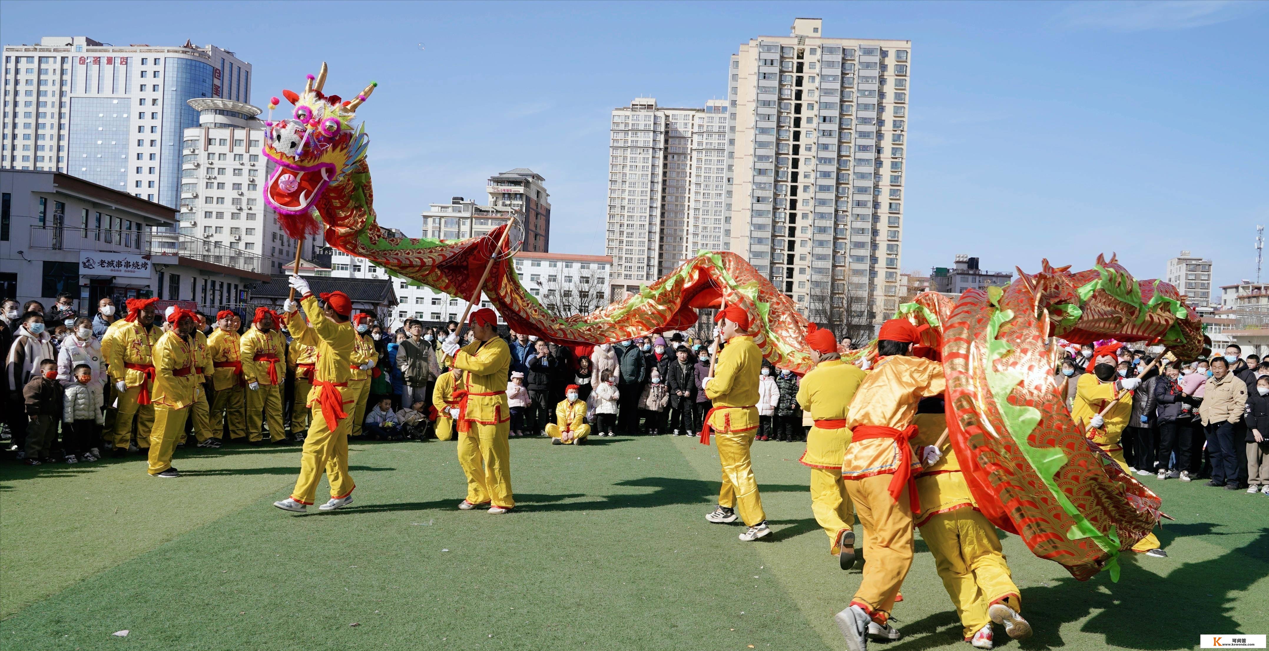 洛南县城关街道东街社区载歌载舞过大年深受群寡喜欢