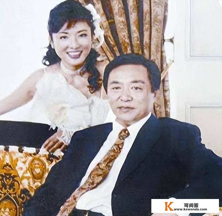 周涛：与姚科离婚后，转身再嫁大8岁殷商路云，现在她过得若何？