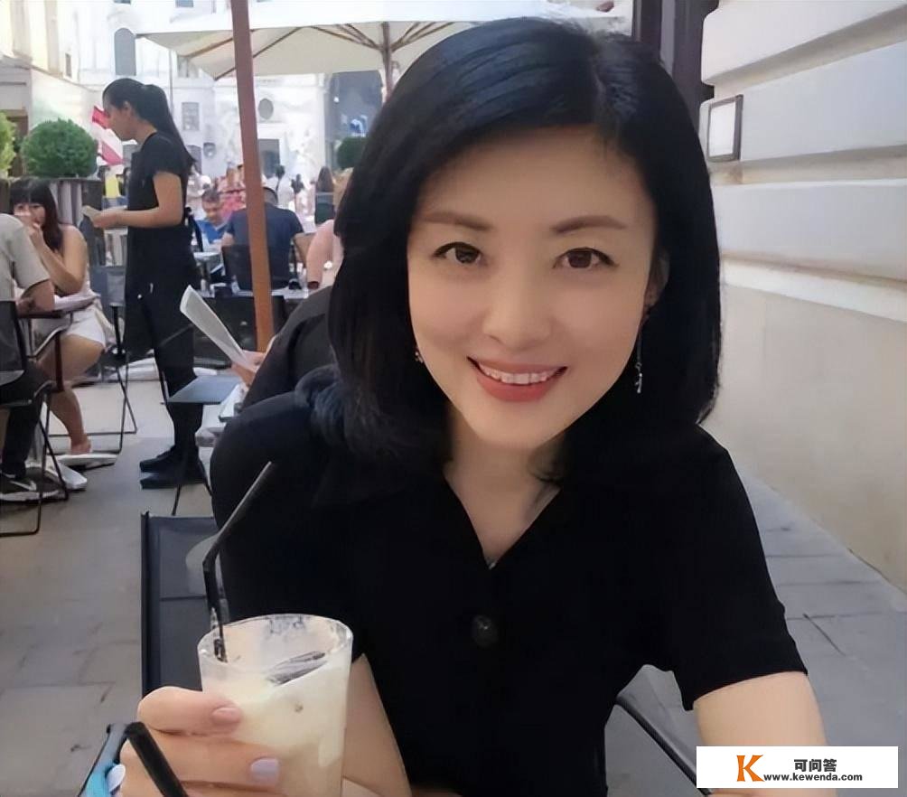 周涛：与姚科离婚后，转身再嫁大8岁殷商路云，现在她过得若何？