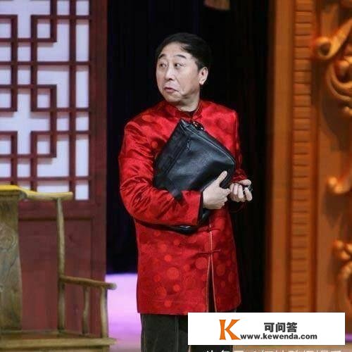 冯巩60大寿，白凯南晒照为师傅庆生，31次登春晚的相声巨匠也老了