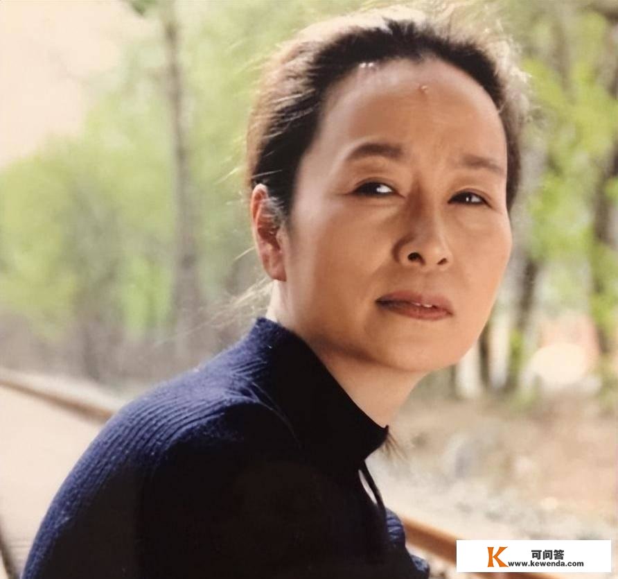 奚美娟的儿子奚男：不到满月被爸爸分手，鼓舞67岁母亲再婚