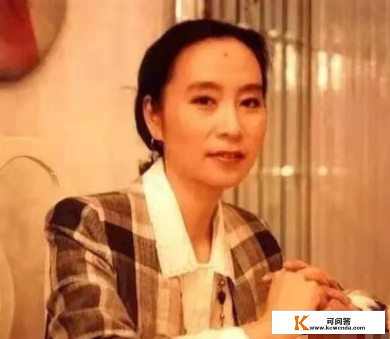 奚美娟：没出月子就被分手，独身27年后，儿子的选择令人打动