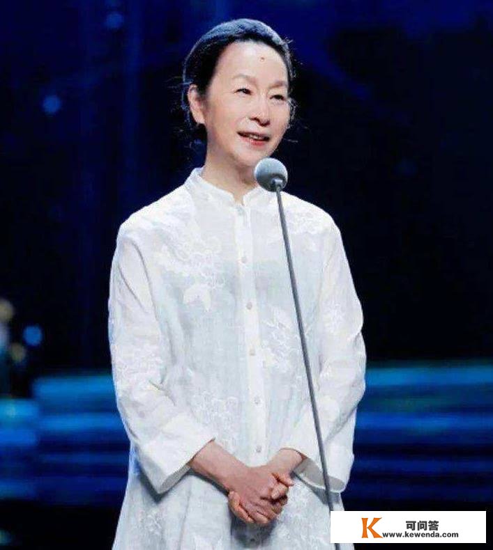 奚美娟：没出月子就被分手，独身27年后，儿子的选择令人打动