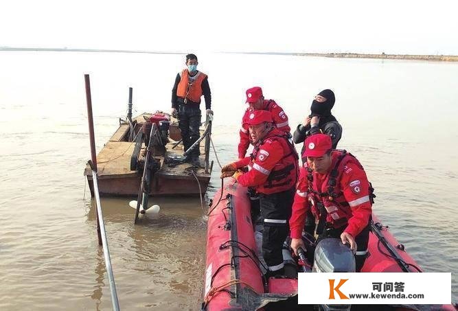 郑州水上救援队：15年义务捞尸477具，空姐被害案后，曾告状滴滴