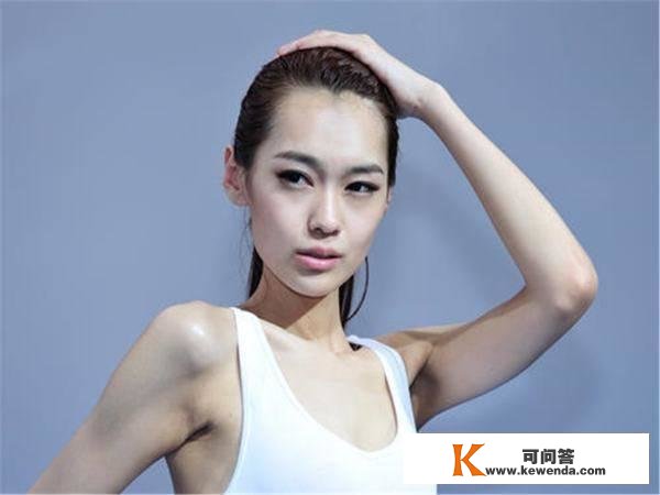 李玲玉歌声甜美，玉兔精堪称冷艳，她照旧独身吗？