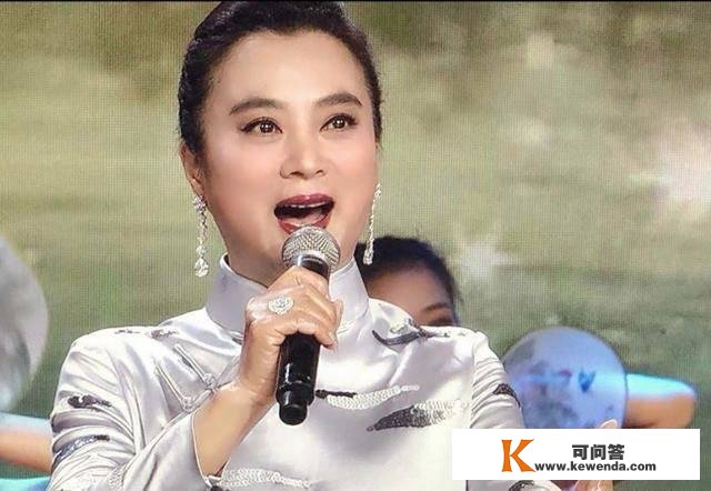 “玉兔精”李玲玉，嫁国外殷商后，为定居国内与丈夫分居11年