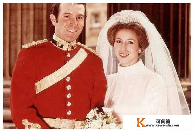 夏洛特小公主成婚时戴那顶冠冕不外分吧？