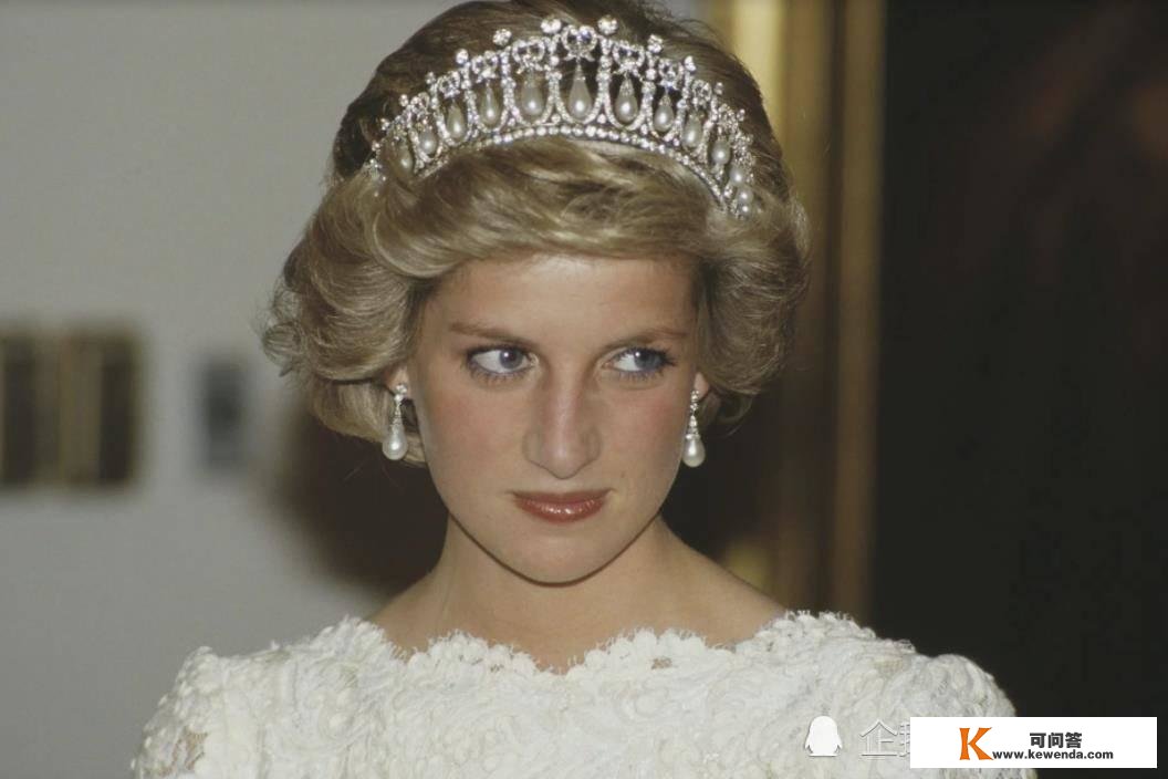 豪华和权利象征的皇家头饰，英国女王却很厌恶戴，那是为什么呢？