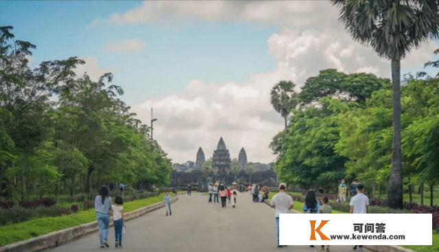 柬埔寨总理洪森颁布发表明年恢复柬新年庆贺活动！
