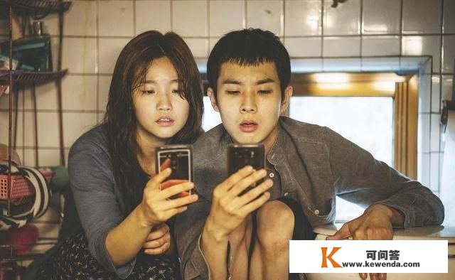 韩国片子《寄生虫》，事实谁才是那个社会的“寄生虫”？