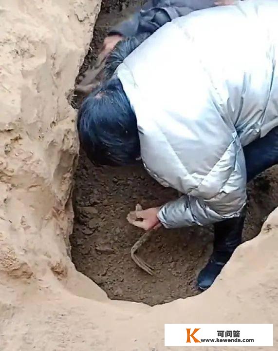 网传菏泽一地发现古墓？很多村民前往“挖宝”……