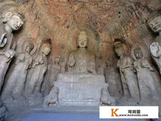 休闲旅行有三个地方：故宫博物院。龙门石窟，黄山您会选择去哪里