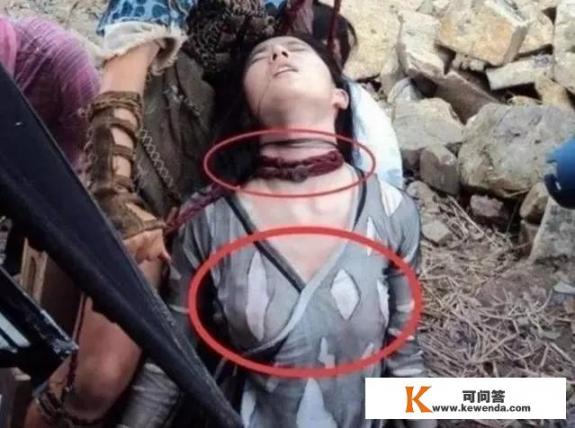 电视剧中尬性十足的穿帮镜头，导演在考验观众视力吗_影视剧中，你见过哪些“辣眼睛”的穿帮镜头