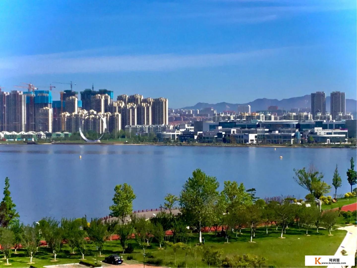 我想去海边住一个月，去哪合适，房租划算的，环境好点的_暑假想带孩子去海边旅游又不知去哪好玩，性价比高的有哪些推荐