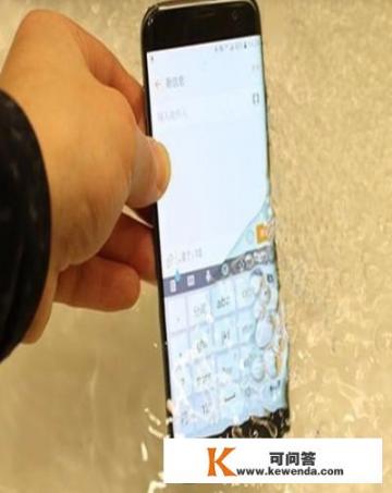 Oppo手机进水了，什么软件可以处理_手机进水怎么办把水震出来