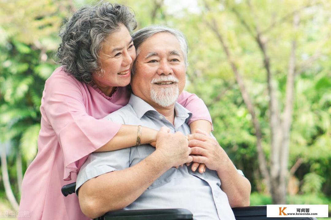 老太太与男保姆同居违法吗