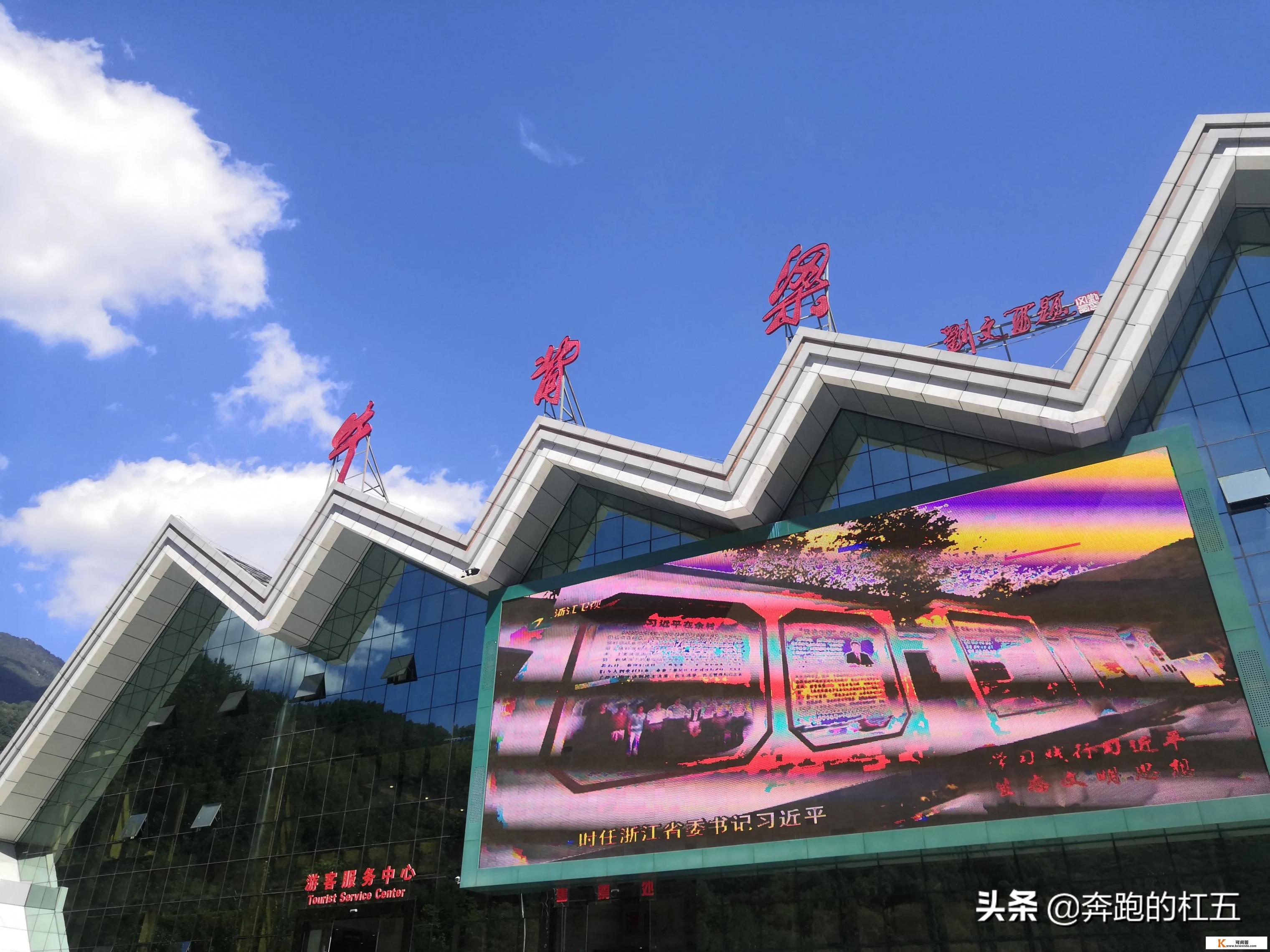 自驾游爱好者们，您们是否曾在选择哪个地图软件时感到困扰？尤其是在外出采风时，对地图的需求尤为迫切。以下是我们针对这个问题进行的一系列深入分析。