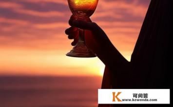 我偷了黄昏的酒,敬晚霞为我停留的意思，黄昏酒与晚霞的约定，为何停留？