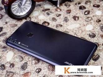 “畅玩8C”和“荣耀8x”有什么不同？哪个好