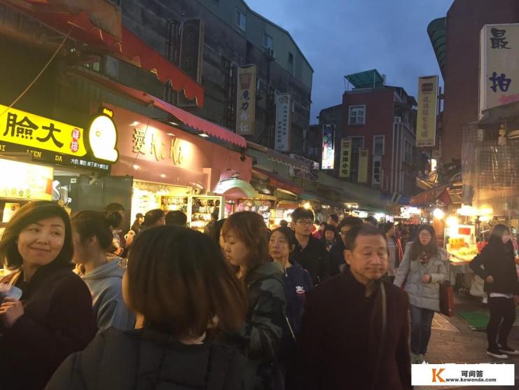 出国学习、工作、生活和旅游的中国人，怎样才能做到入乡随俗呢