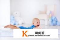 瞅了一眼的意思