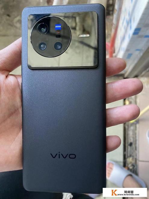 蓝厂内斗！同样的价格，iQOO 10和vivo X80谁更值得入手