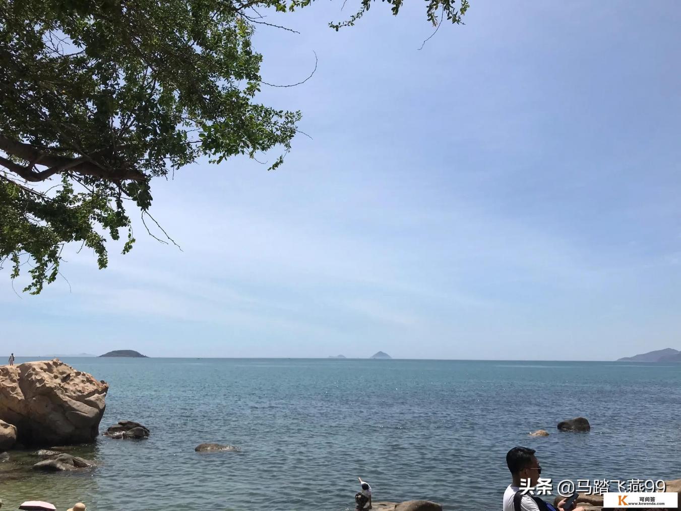 杭州西湖是一个什么的地方,那里还有很多什么,可以让人们观赏游玩